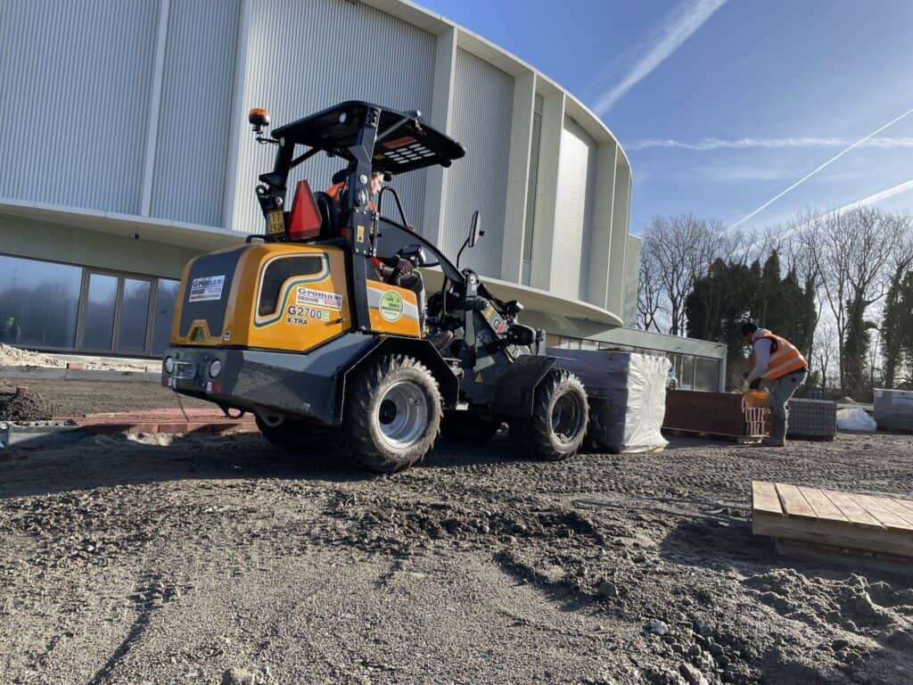 Een grondverzet machine gehuurd bij Gromax Verhuur