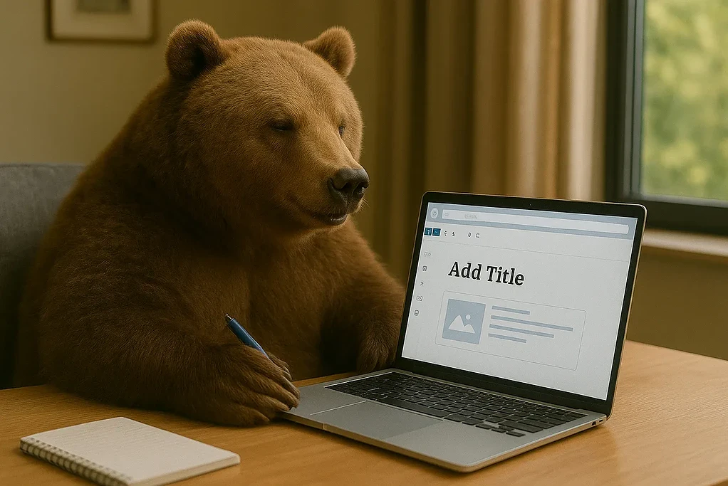 Bear met laptop en pen voor digitale marketing en webdesign, symboliseert creativiteit en expertise in online oplossingen voor ondernemers en bedrijven.